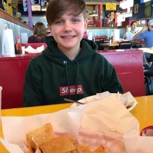 Meet your Posher, Ethan